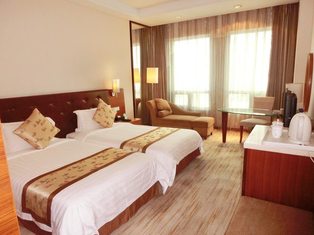Ramada Plaza Guangzhou Hotel Room photo